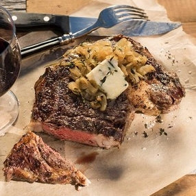 Beef with Blue Cheese & Caramelised Onion