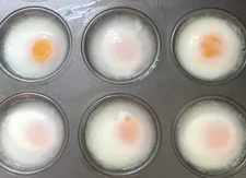 How to Make Poached Eggs in a Muffin Tin