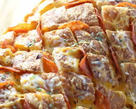 Pepperoni Pizza Pull Apart Bread