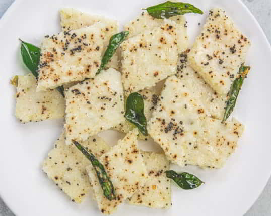 Rava Dhokla (Sooji Dhokla)