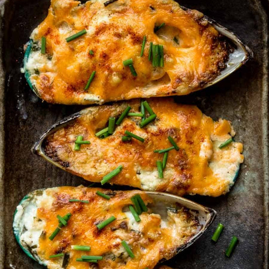 Cheesy Garlic Mussels