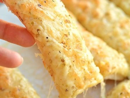 Cheesy Garlic Breadsticks