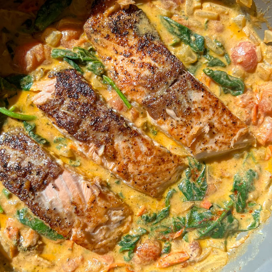 Creamy Garlic Rakaia Salmon With Spinach & Tomatoes