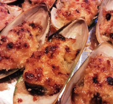 Dynamite Baked Mussels