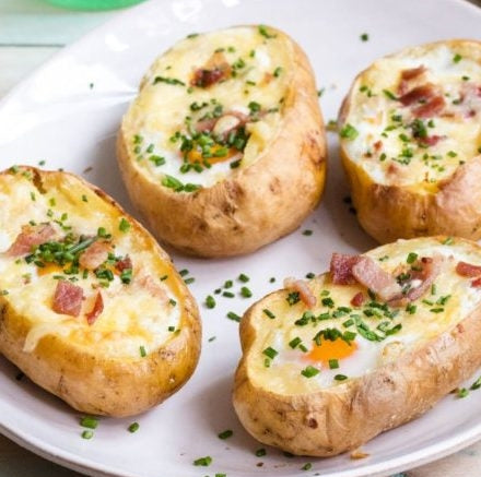 Egg & Bacon Stuffed Potatoes