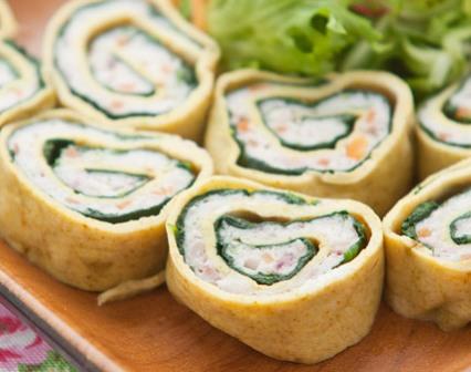 Egg Spinach & Squid Roll