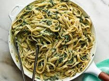 Fettuccine with Spinach Alfredo Sauce