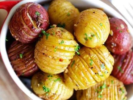 Garlic Roasted Potatoes