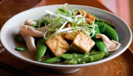 Ginger Tofu Stir-Fry with Asparagus & Snow Peas