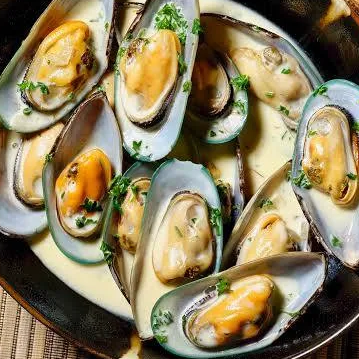 Kiwi Steamed Mussels in Tomato Cream Sauce