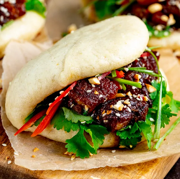 Gua Bao (Pork Belly Steamed Bun)