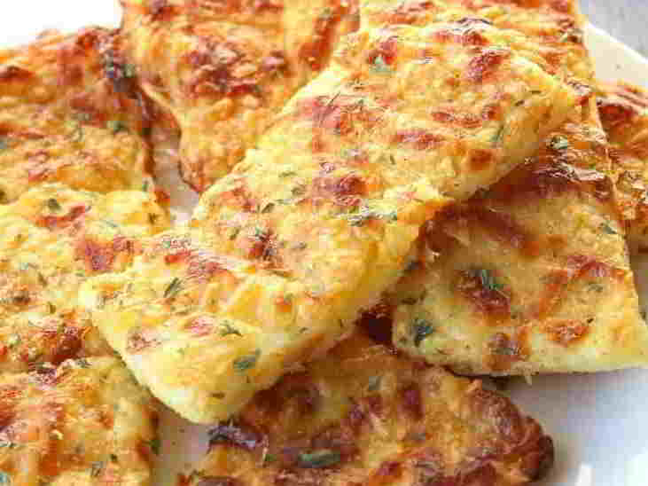 Keto Cheesy Garlic Bread