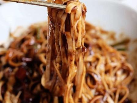Jjajangmyeon (Korean Black Bean Sauce Noodles)