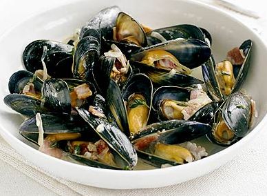 Mussels in Cider & Bacon