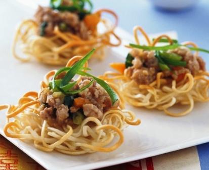 Noodle Cups with Oyster Sauce Chicken