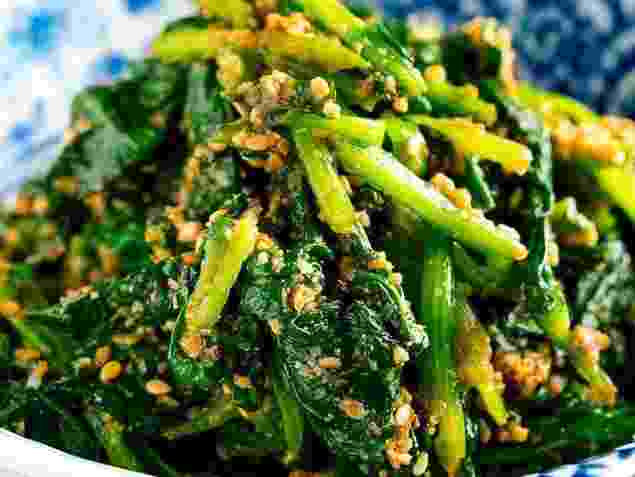 Spinach Salad with Sesame Dressing