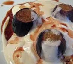 Vanilla Port Poached Figs with Honey Cream