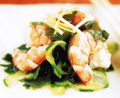 Prawns with Wakame & Cucumber